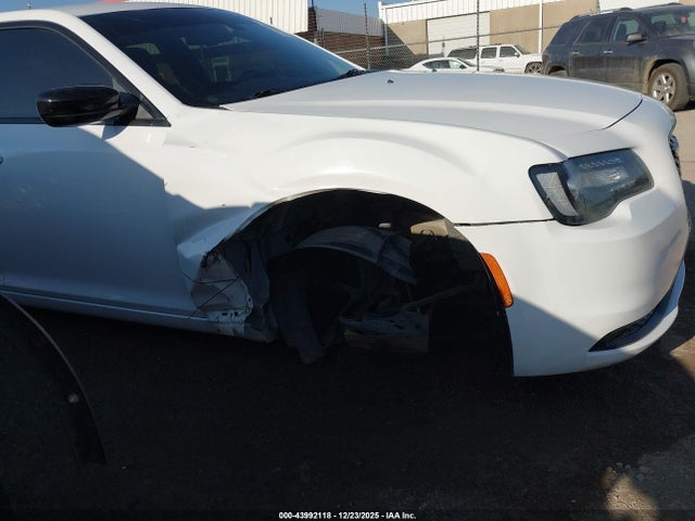2020 Chrysler 300 Touring მანქანა იყიდება აუქციონზე, vin: 2C3CCAAG6LH159373, აუქციონის ნომერი: 43992118