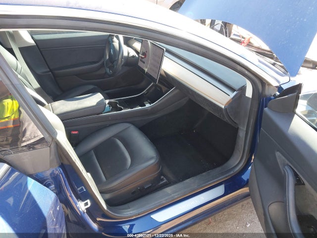 2018 TESLA MODEL 3 5YJ3E1EA2JF008108 Photo 4
