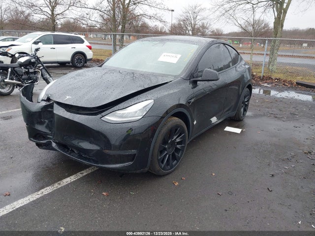 2021 TESLA MODEL Y 5YJYGDEE5MF064794 Photo 1