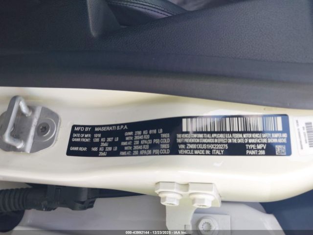 2017 MASERATI LEVANTE ZN661XUS1HX220275 Photo 8