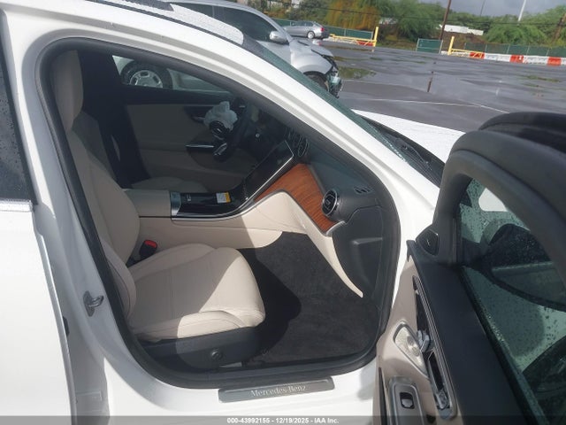 Mercedes-Benz C 300 2024 W1KAF4GB4RR211346 Image 5