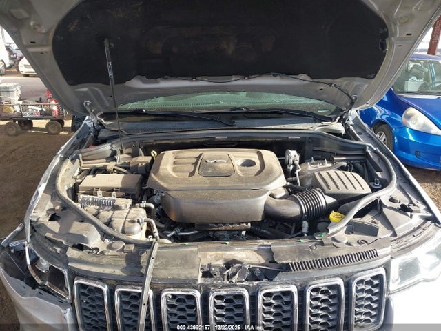 1C4RJFAG9HC913823 Jeep Grand Cherokee Laredo 4x4