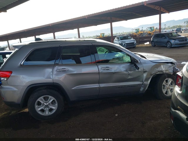 1C4RJFAG9HC913823 Jeep Grand Cherokee Laredo 4x4