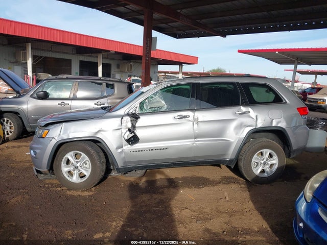 1C4RJFAG9HC913823 Jeep Grand Cherokee Laredo 4x4