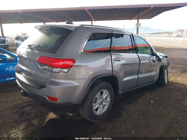1C4RJFAG9HC913823 Jeep Grand Cherokee Laredo 4x4