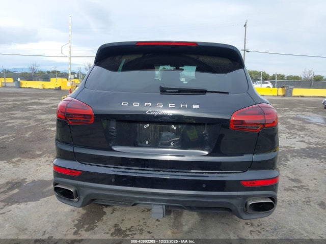 Porsche Cayenne 2018 WP1AA2A27JKA00398 Image 17