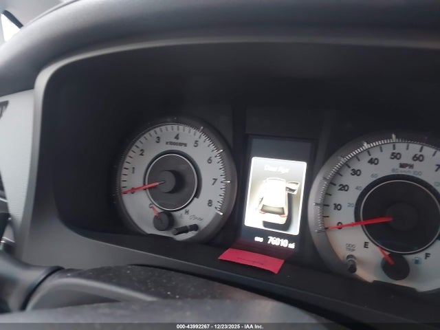 5TDXZ3DCXHS879588 Toyota Sienna Se Premium 8 Passenger