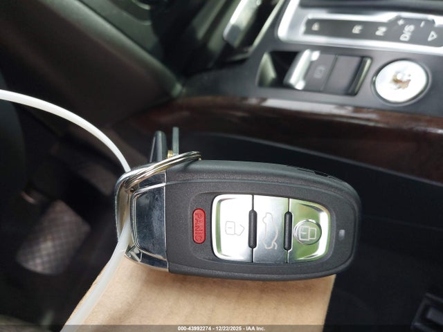 Продажа на аукционе авто 2015 Audi A4 2.0t Premium, vin: WAUEFAFL3FA070913, номер лота: 43992274