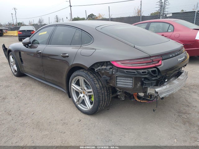 2018 PORSCHE PANAMERA E-HYBRID WP0AE2A71JL130270 Photo 2