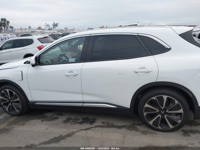 Vinfast Vf 8 Plus 2024 RLLV1AFA0RH004420 Image 14