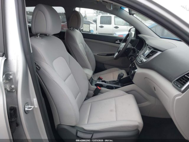 2018 HYUNDAI TUCSON KM8J23A48JU792048 Photo 4