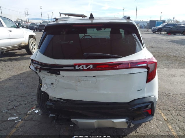KNDEUCAA3R7494572 KIA SELTOS S
