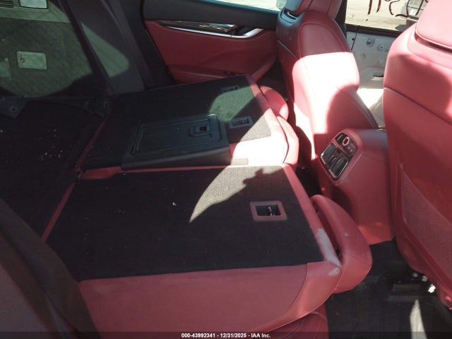 ZN661YUSXHX255029 Maserati LEVANTE S
