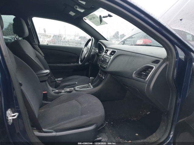 Chrysler 200 LX 2014 1C3CCBAB5EN214111 Image 5