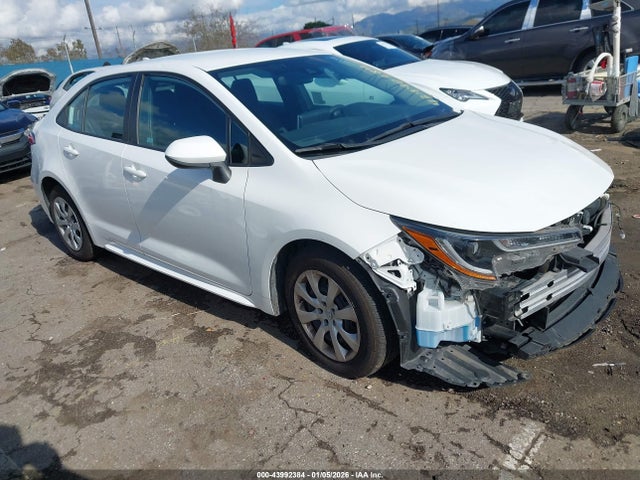 Toyota COROLLA LE 2020 5YFEPRAE4LP053052 головне зображення