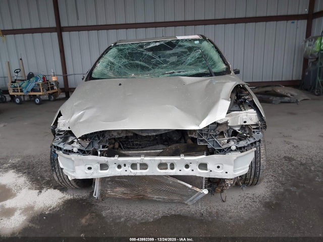 1FADP3M28JL236637 Ford FOCUS SEL