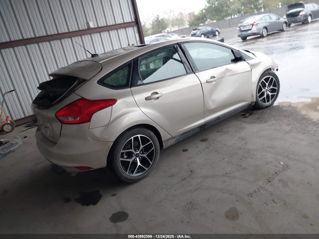 1FADP3M28JL236637 Ford FOCUS SEL