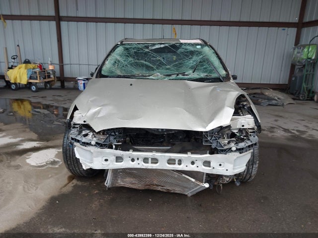 1FADP3M28JL236637 Ford FOCUS SEL