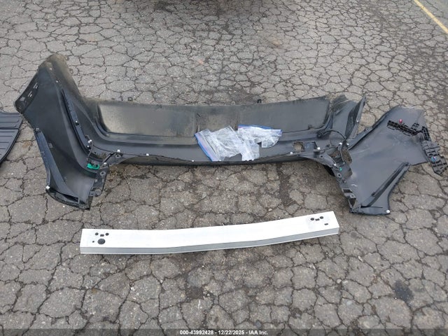 Toyota BZ4X XLE 2024 JTMABACA6RA077276 Image 12