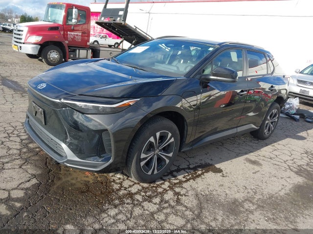 Toyota BZ4X XLE 2024 JTMABACA6RA077276 Image 2