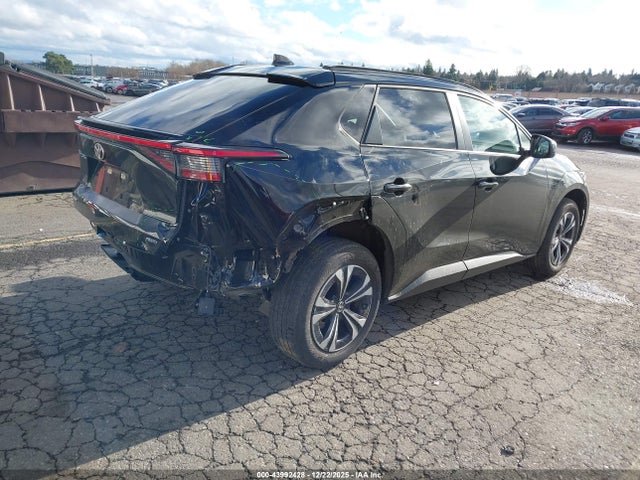 Toyota BZ4X XLE 2024 JTMABACA6RA077276 Image 4