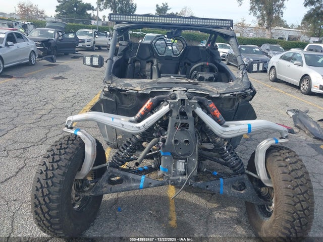 3JB8XAT46RE004645 Can-Am Maverick R X Rs