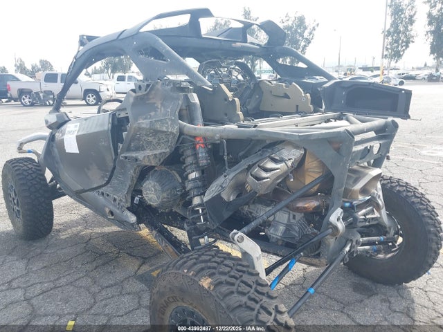 3JB8XAT46RE004645 Can-Am Maverick R X Rs