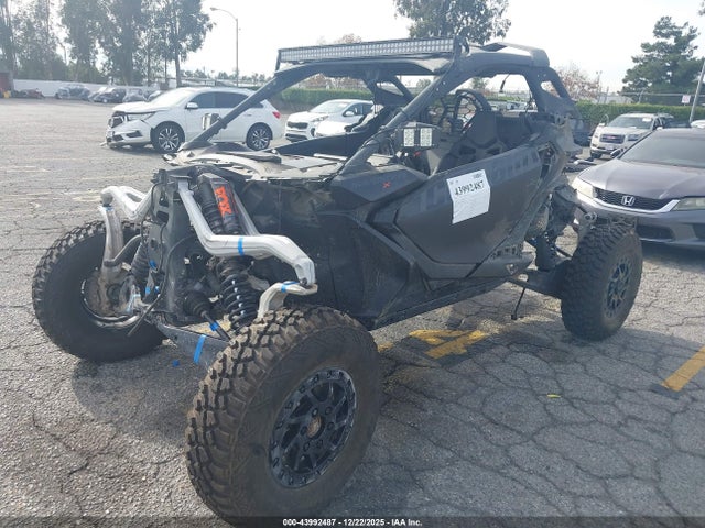 3JB8XAT46RE004645 Can-Am Maverick R X Rs
