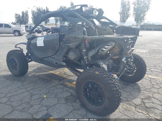 3JB8XAT46RE004645 Can-Am Maverick R X Rs