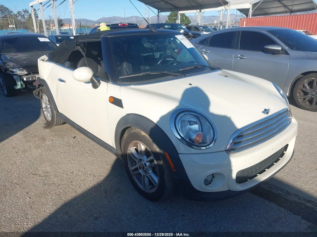 2014 MINI CONVERTIBLE WMWZN3C5XET569829 Photo 0