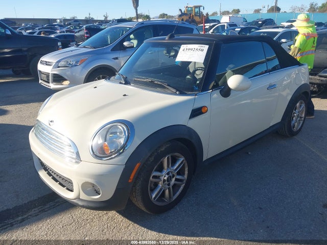 2014 MINI CONVERTIBLE WMWZN3C5XET569829 Photo 1