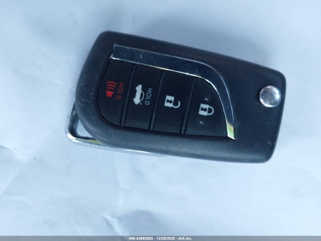 JTDEPMAE4NJ207771 Toyota COROLLA LE