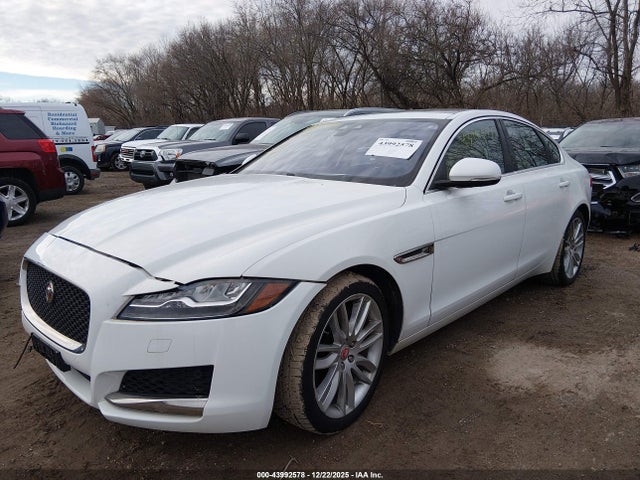 2016 JAGUAR XF SAJBJ4BV7GCY22780 Photo 1