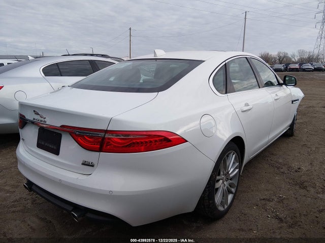 2016 JAGUAR XF SAJBJ4BV7GCY22780 Photo 3