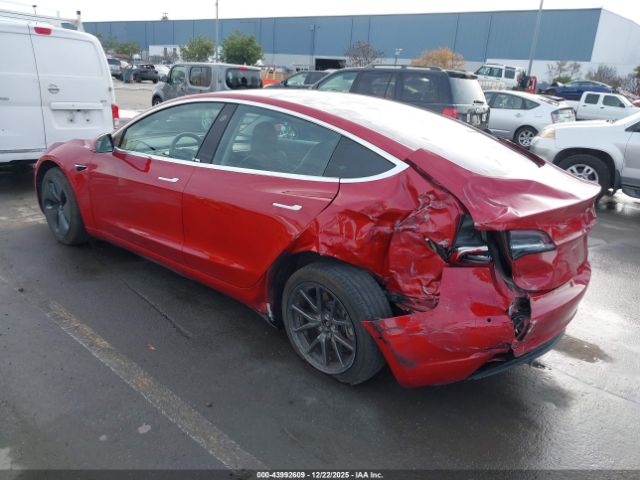 2018 TESLA MODEL 3 5YJ3E1EA4JF030711 Photo 2