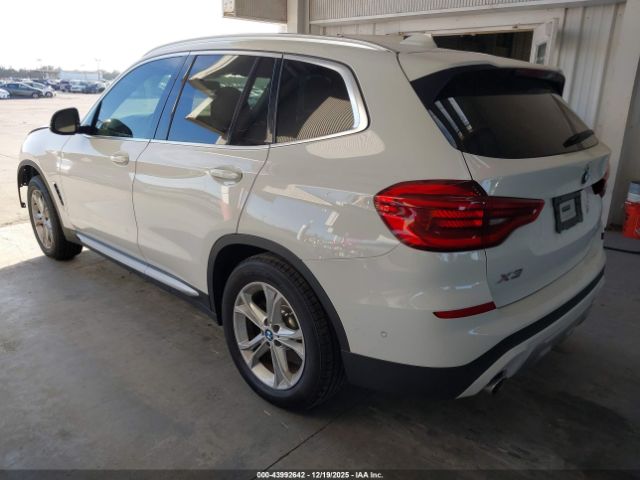 2020 BMW X3 5UXTY3C02L9C90424 Photo 2