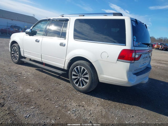 2015 LINCOLN NAVIGATOR L 5LMJJ3JT1FEJ10507 Photo 2