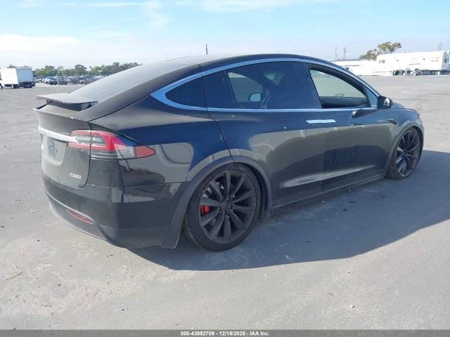 2017 TESLA MODEL X 5YJXCAE49HF067846 Photo 3
