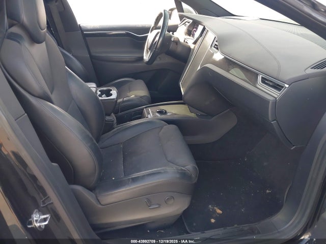 2017 TESLA MODEL X 5YJXCAE49HF067846 Photo 4