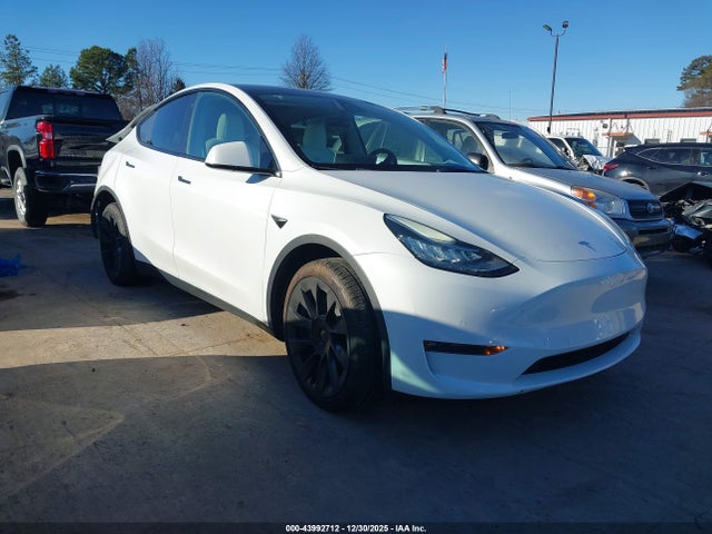 2022 TESLA MODEL Y 7SAYGDEE0NF370077 Photo 0