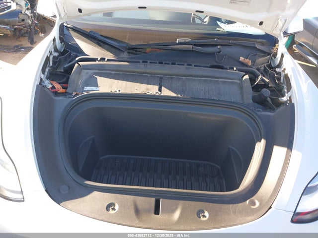 2022 TESLA MODEL Y 7SAYGDEE0NF370077 Photo 9