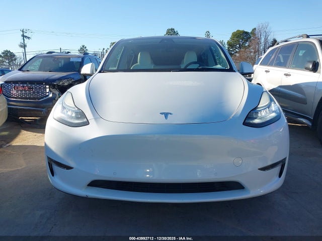 Продажа на аукционе авто 2022 Tesla Model Y Long Range Dual Motor All-wheel Drive, vin: 7SAYGDEE0NF370077, номер лота: 43992712