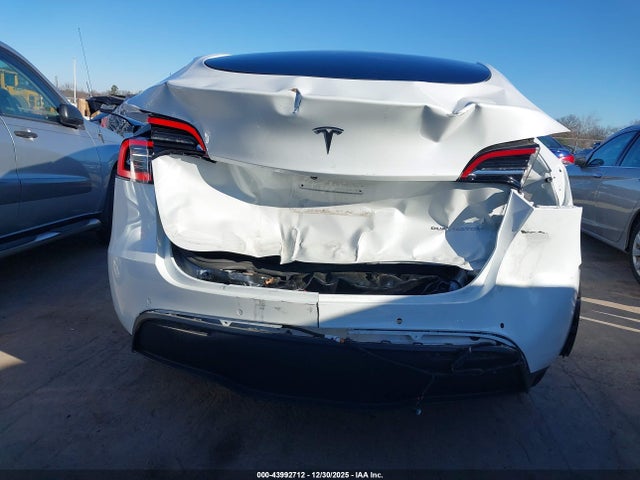 Продажа на аукционе авто 2022 Tesla Model Y Long Range Dual Motor All-wheel Drive, vin: 7SAYGDEE0NF370077, номер лота: 43992712