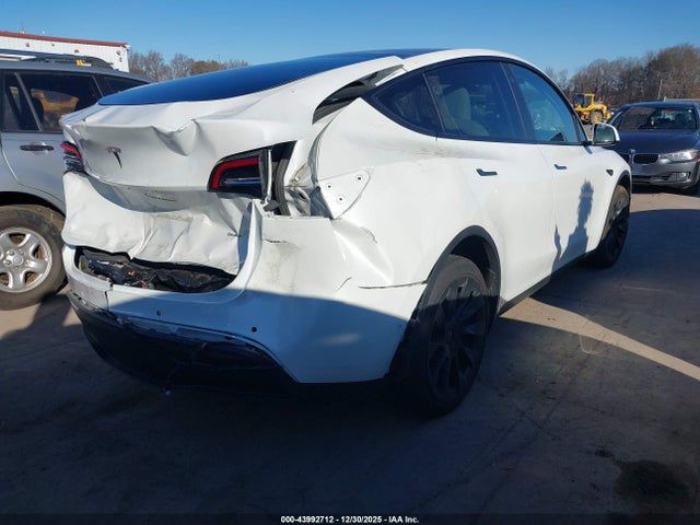 2022 TESLA MODEL Y 7SAYGDEE0NF370077 Photo 3