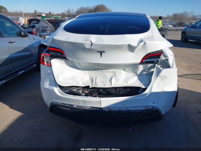 2022 TESLA MODEL Y 7SAYGDEE0NF370077 Photo 5
