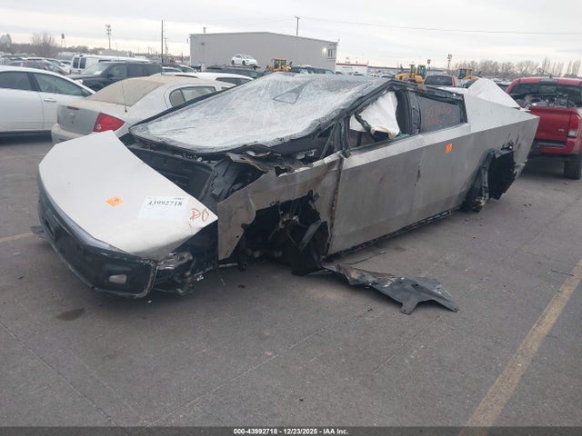 43992718 :رقم المزاد ، 7G2CEHEE4SA062128 vin ، 2025 Tesla Cybertruck Cyberbeast مزاد بيع
