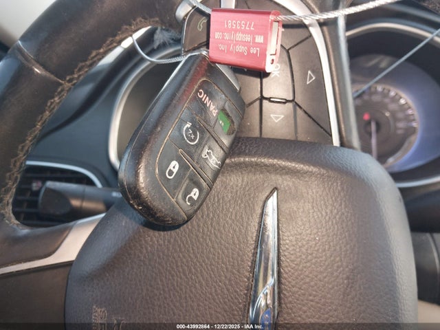 2015 Chrysler 200 Limited მანქანა იყიდება აუქციონზე, vin: 1C3CCCAB8FN534921, აუქციონის ნომერი: 43992864