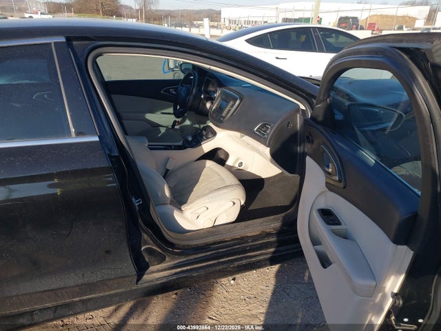 2015 Chrysler 200 Limited მანქანა იყიდება აუქციონზე, vin: 1C3CCCAB8FN534921, აუქციონის ნომერი: 43992864