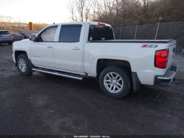 2018 CHEVROLET SILVERADO 1500 3GCUKREC1JG363553 Photo 2