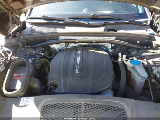 2018 PORSCHE MACAN WP1AA2A55JLB02237 Photo 9
